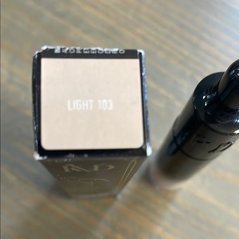 Good Apple Lightweight Concealer - Cream.  NEW!